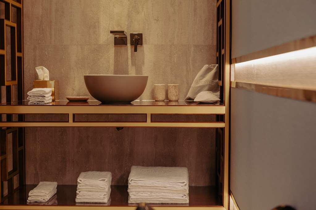 Wine & Books Lisboa Hotel Szoba fotó Bathroom