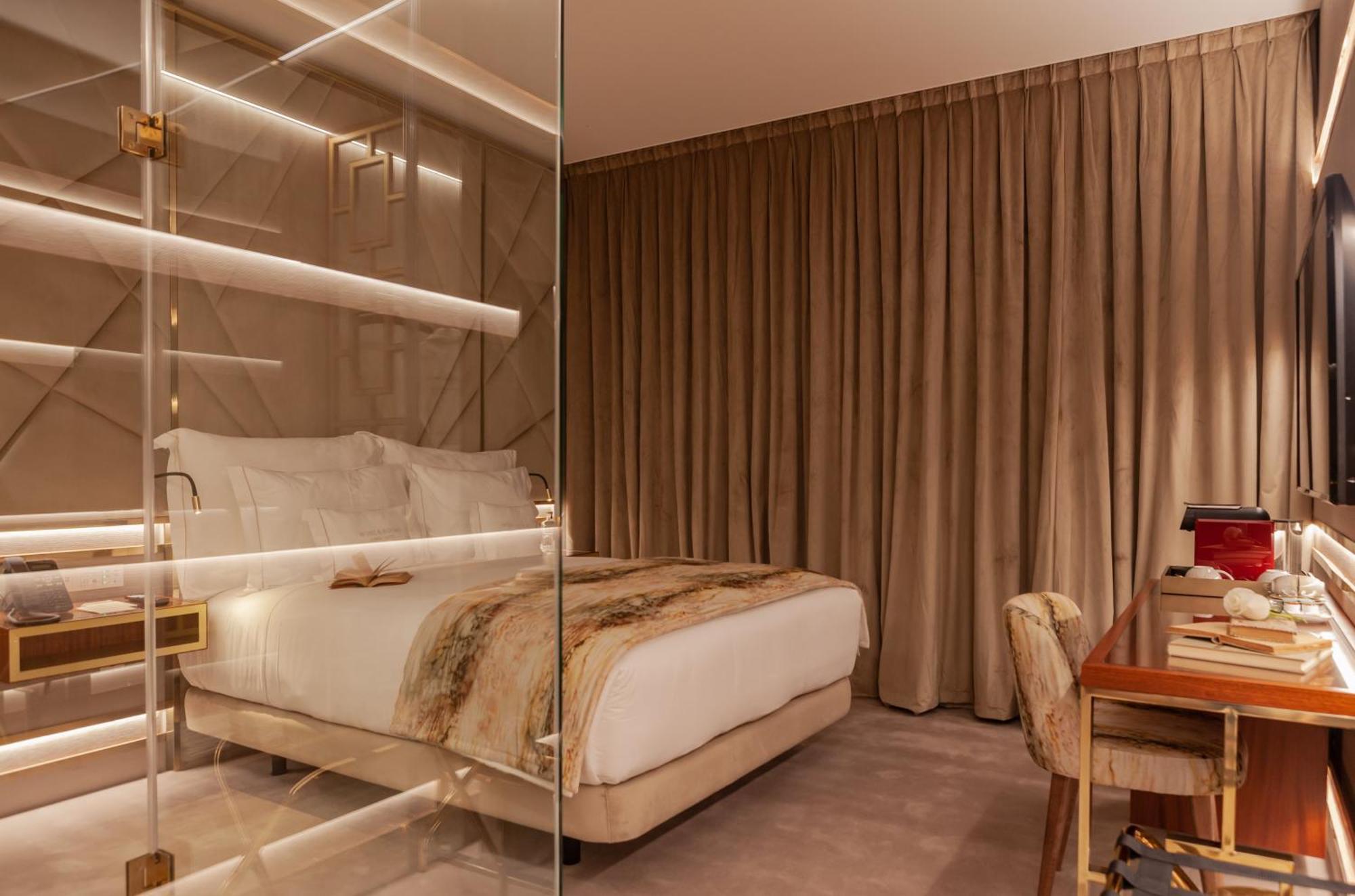 Wine & Books Lisboa Hotel Szoba fotó A bedroom at the hotel